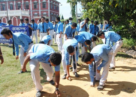 Cleanliness drive by school students